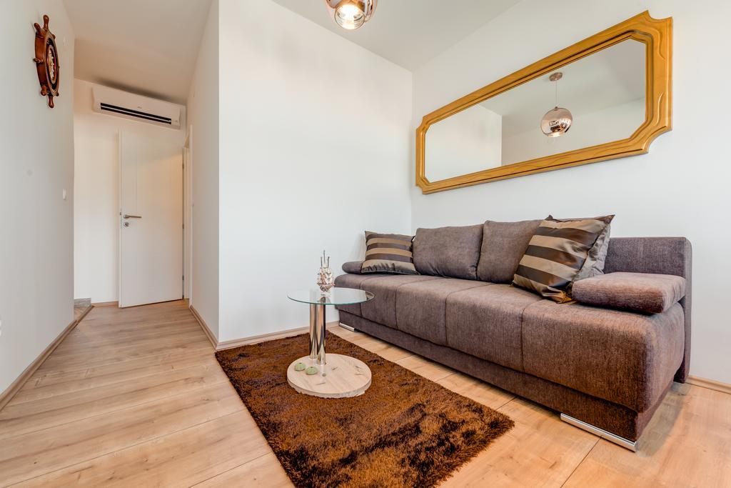 Apartment Noa - Self Check In Split Exterior photo